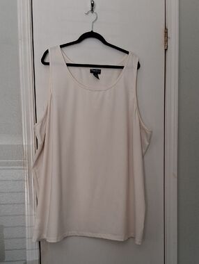 Maggie Barnes Essentials Ivory Off-white Scoop Neck Sleeveless Tank Top 5X